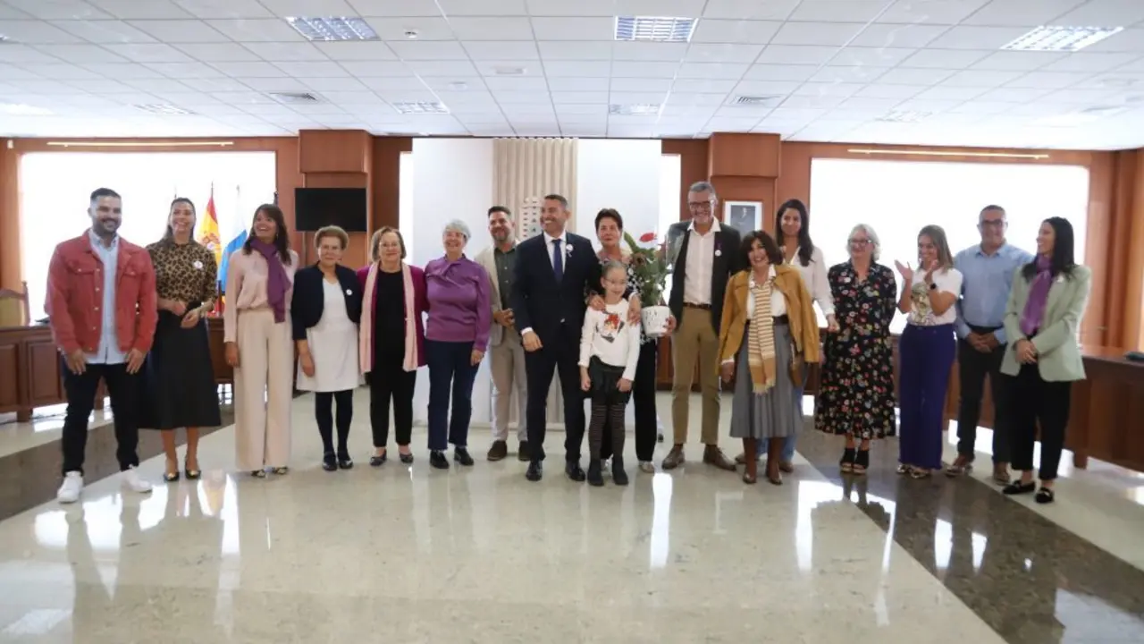 Homenaje a la mujer en el Cabildo