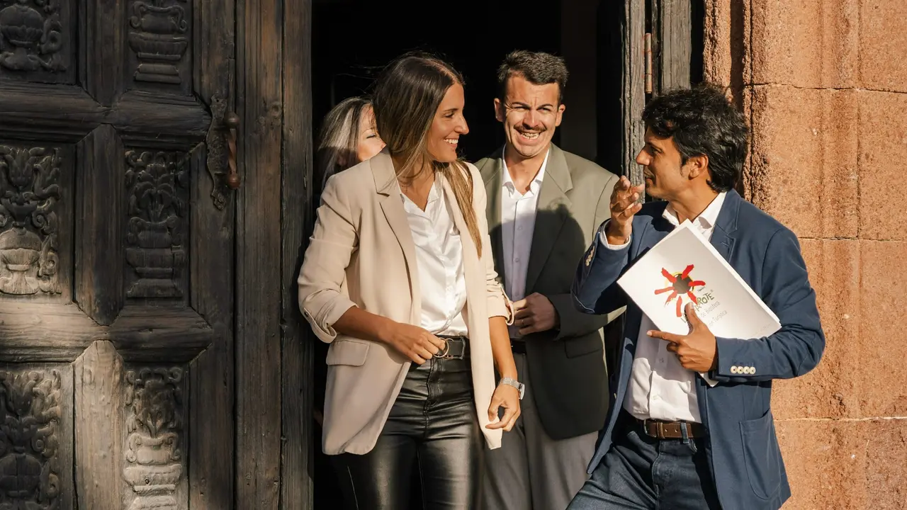 Concejales PSOE a la salida de un pleno.