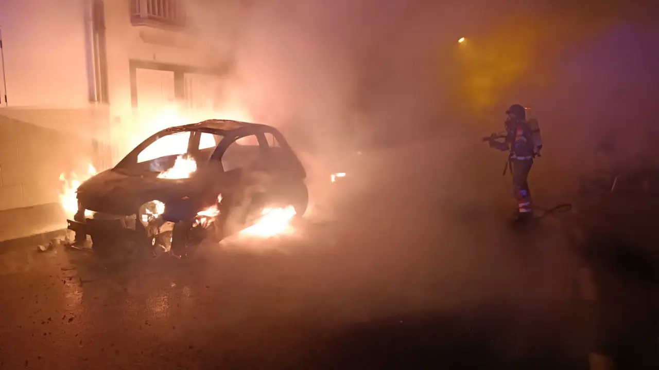 Incendio de vehículos en Arrecife.