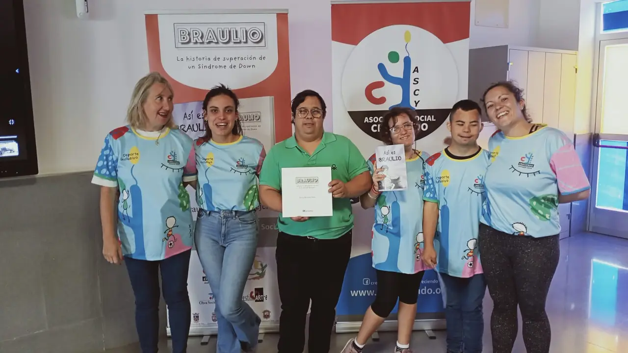 Ligia Molnar, Valeria Feo, Braulio Betancort, Macarena Rivera, Esteban Montengro y Nuria Rodríguez.