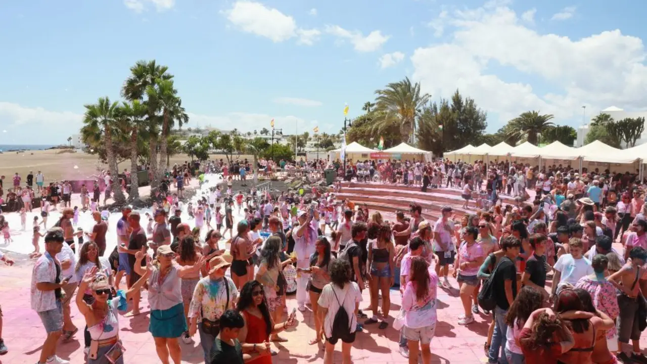 Celebración del Holi en Puerto del Carmen