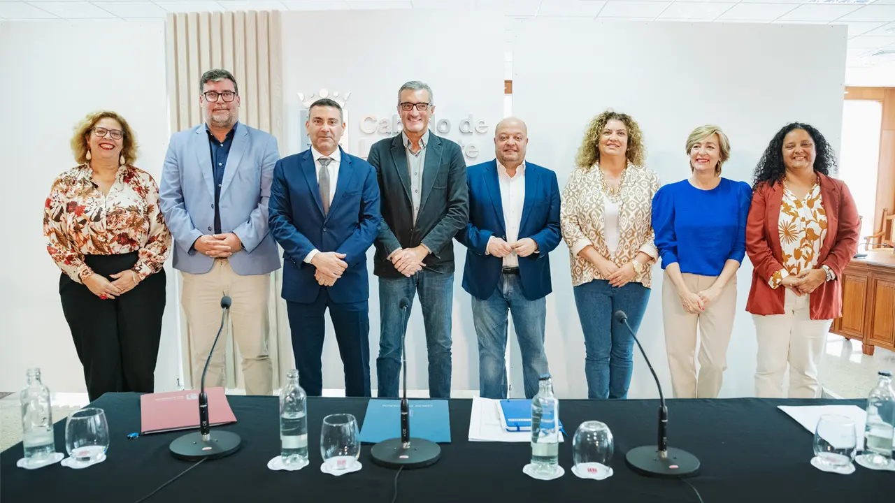 Presentación adhesión de la primera corporación insular SNS.