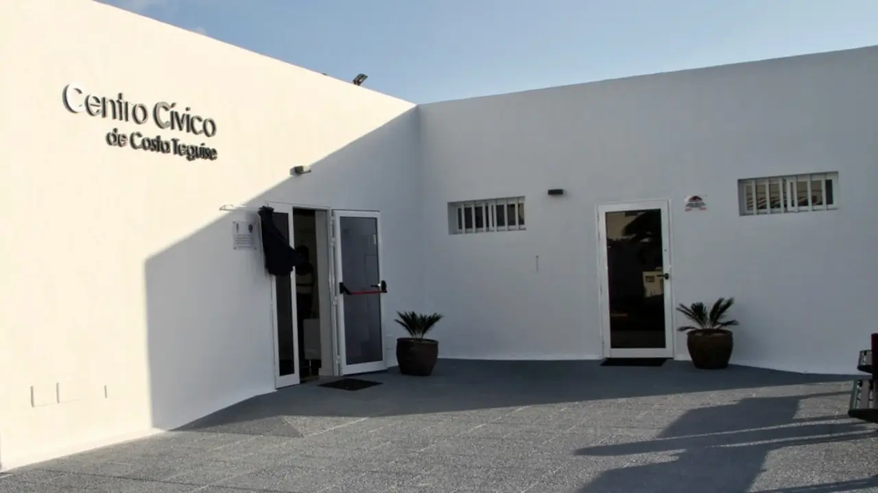 Fachada Centro Cívico.