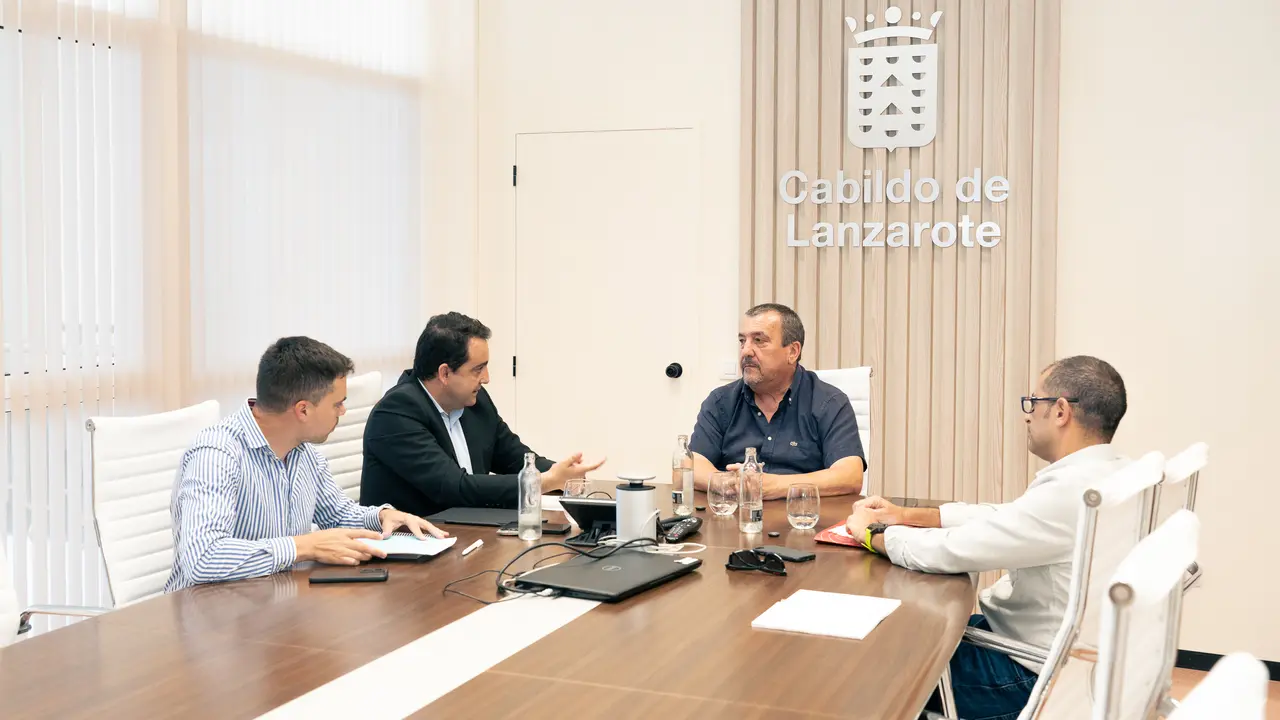 Reunión de Miguel Ángel Morales con José Valle.