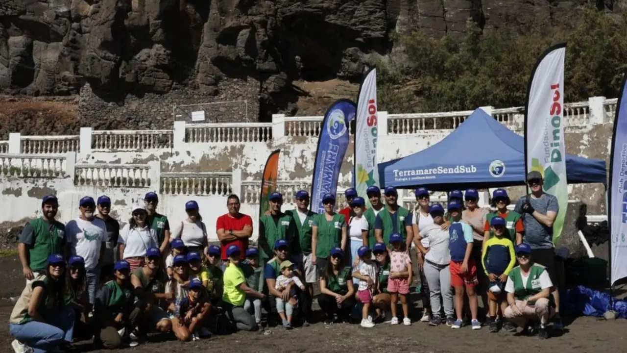 Limpieza de la playa de San Borond&oacute;n