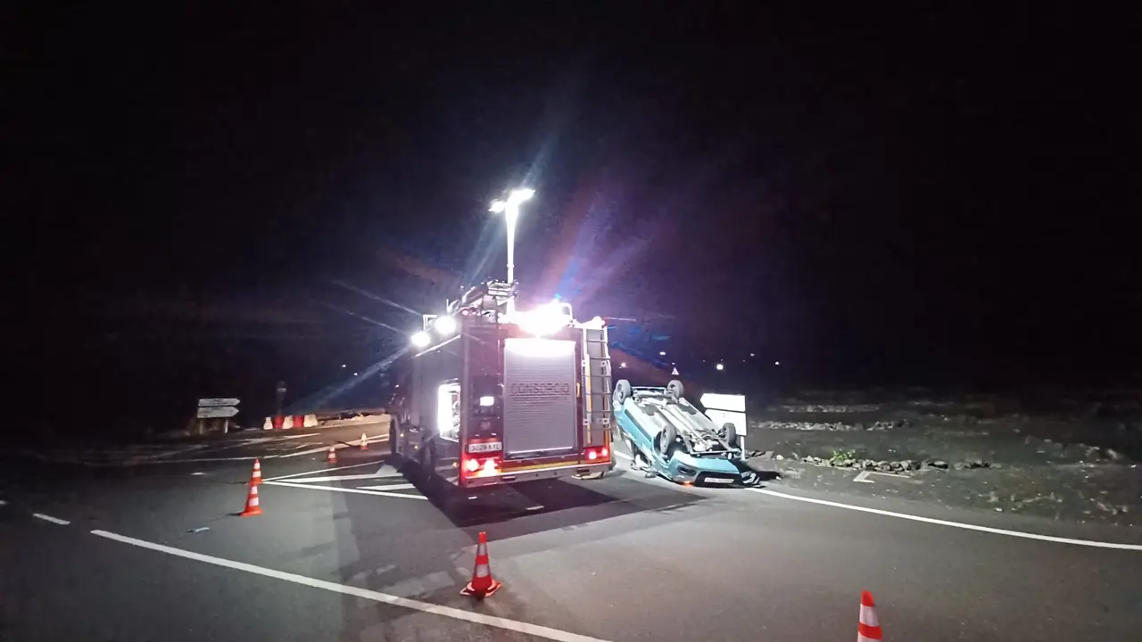 Accidente de tr&aacute;fico en la LZ-30.