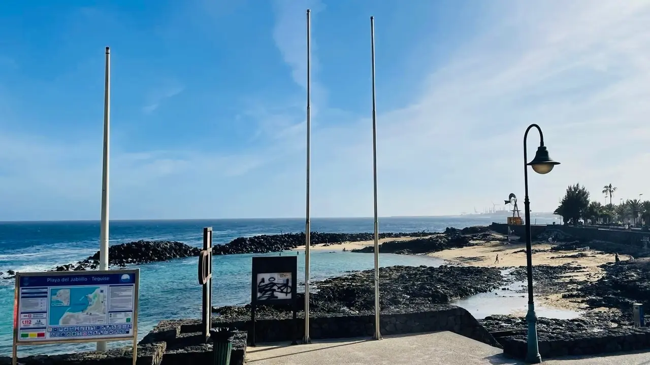 Playa de El Jablillo sin bandera azul.