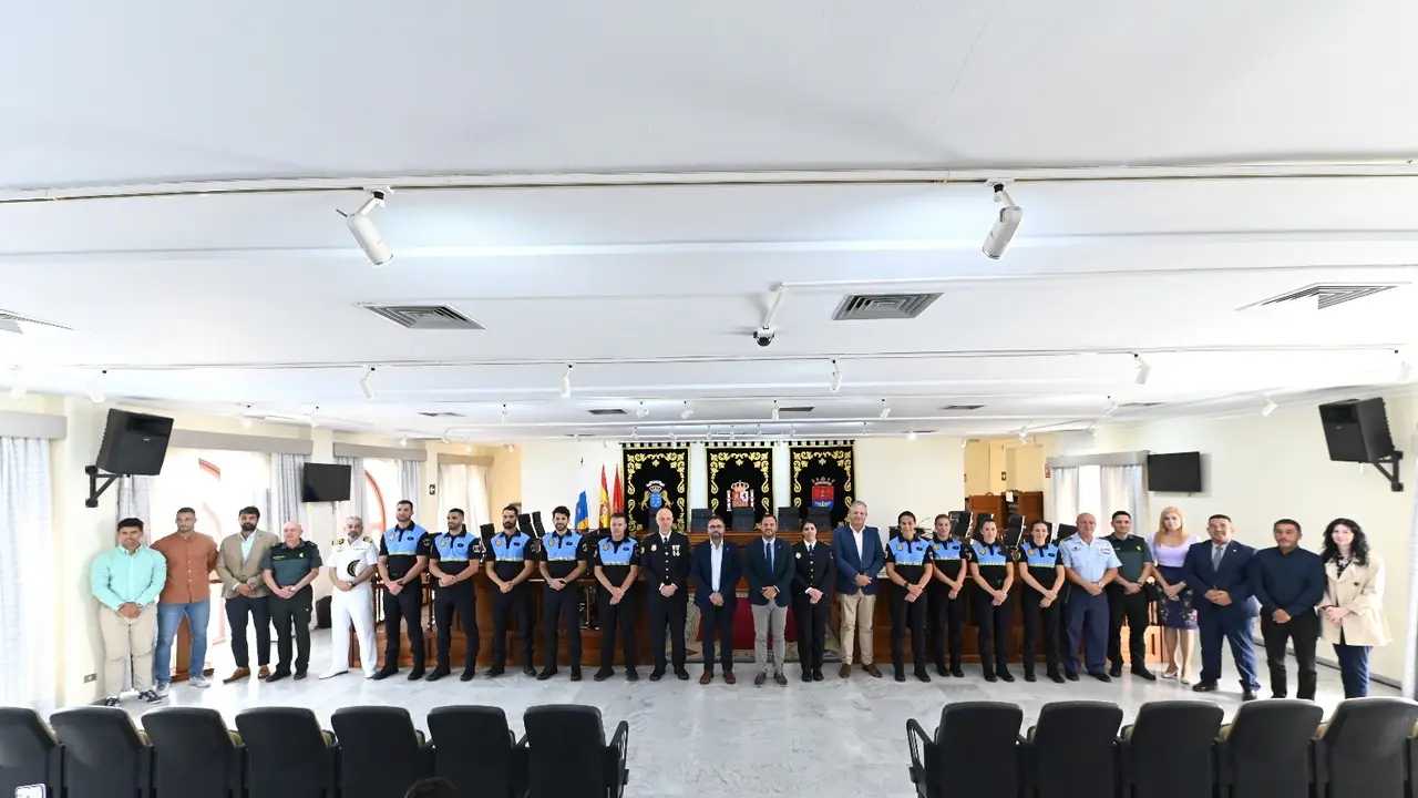 Toma de juramento de los nuevos policías locales.