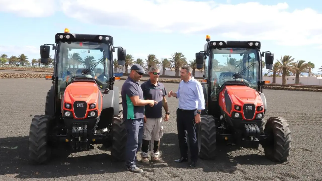 Oswaldo Betancort en la Granja Agricola.