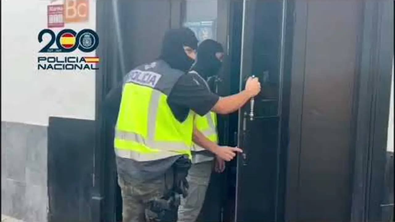 Detienen al dueño de una discoteca por vender droga en el interior del local.