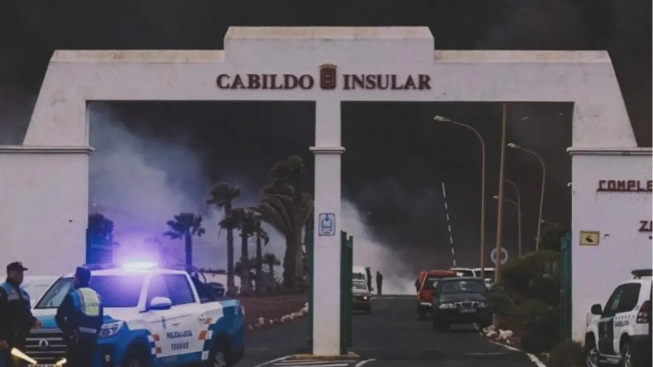 Incendio en Zonzamas. Foto: Polic&iacute;a Local de Teguise.