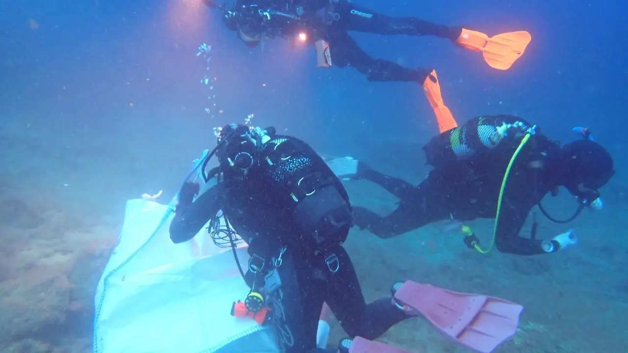 Limpieza de los fondos marinos de Arrecife.