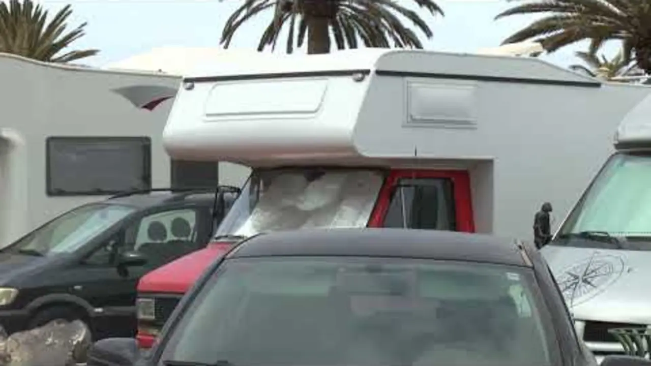 Vecino afectado por la crisis habitacional en Lanzarote.