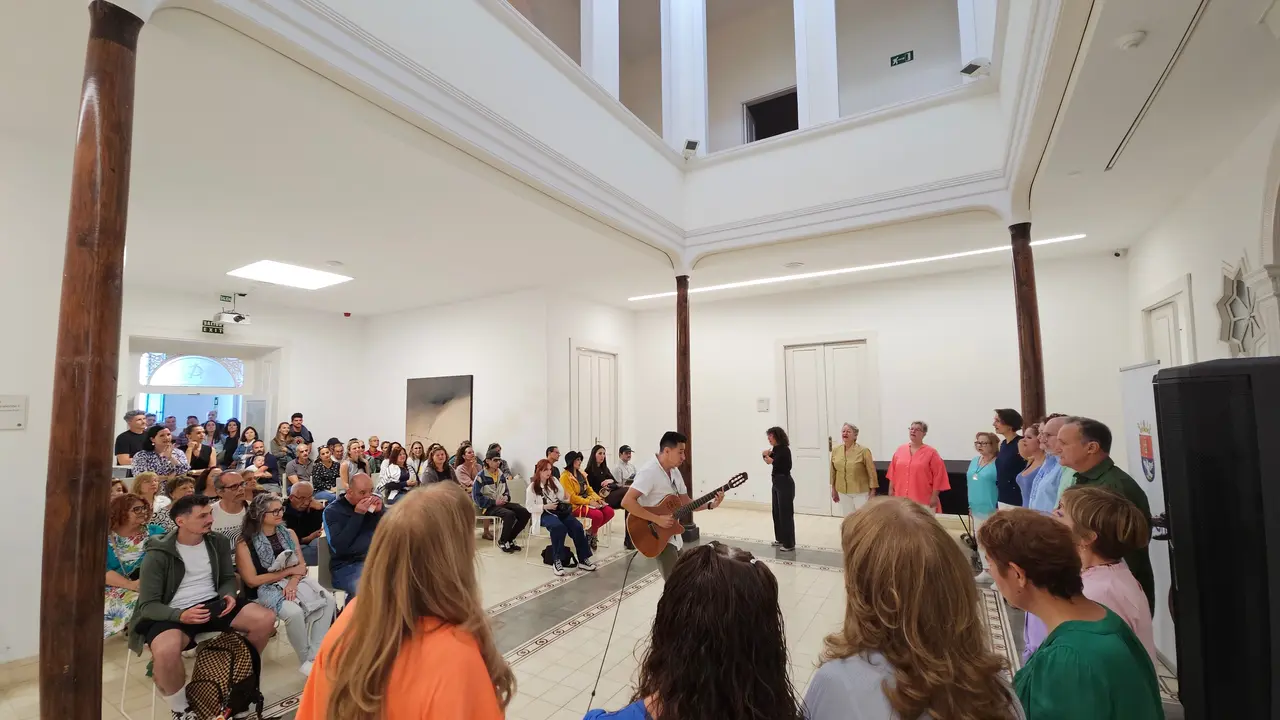 Exposición 'Hay salidas no estás solo'.