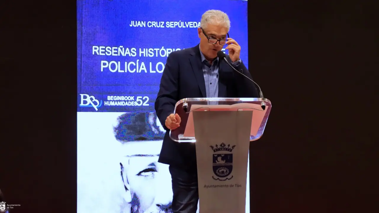 Presentación del libro de José Juan Cruz.