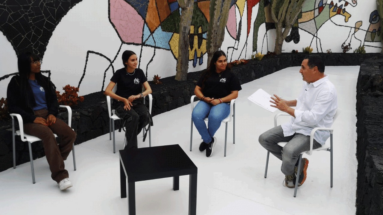 Jésica Guardado, Heidi Martínez y Anabel Bolaños en el Magazine