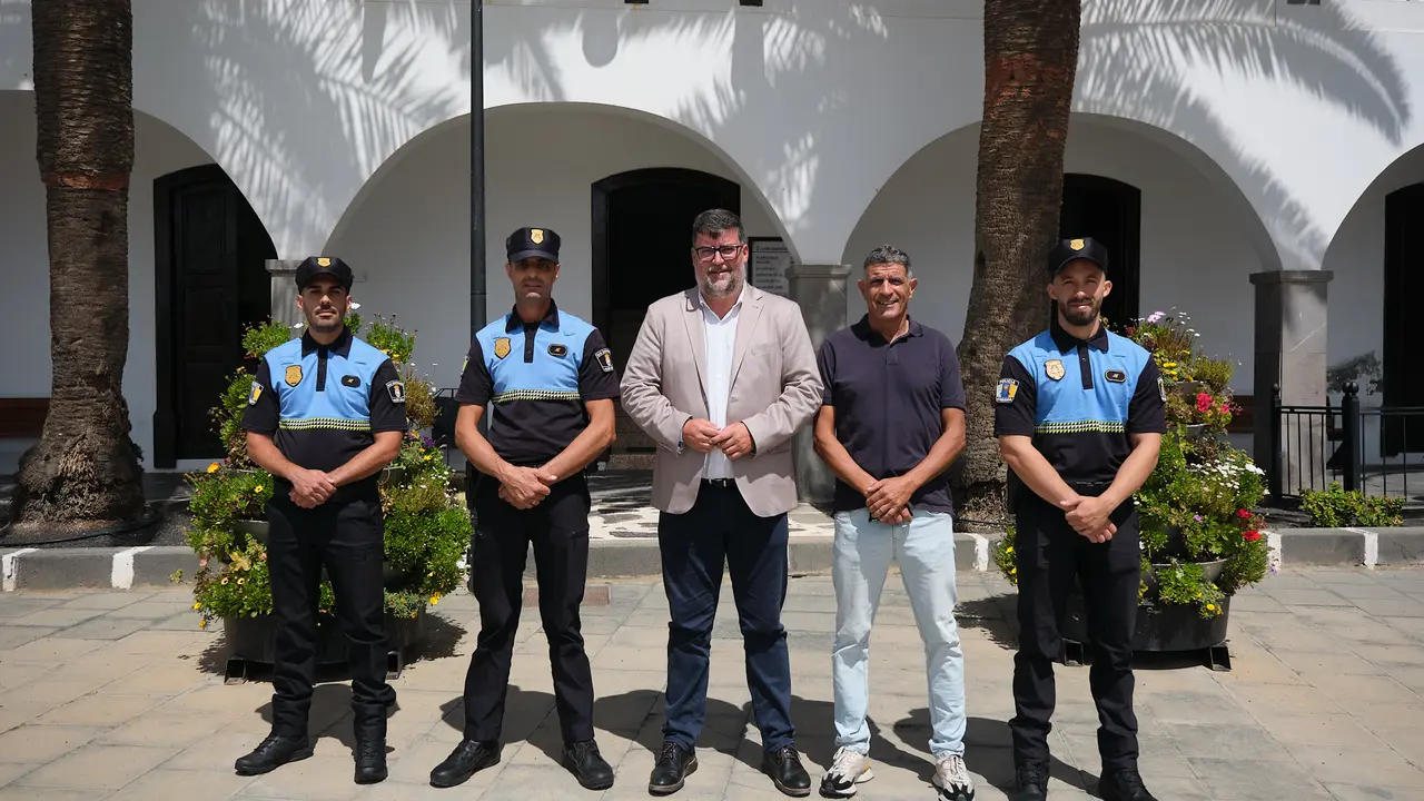 Nuevos policias municipales.