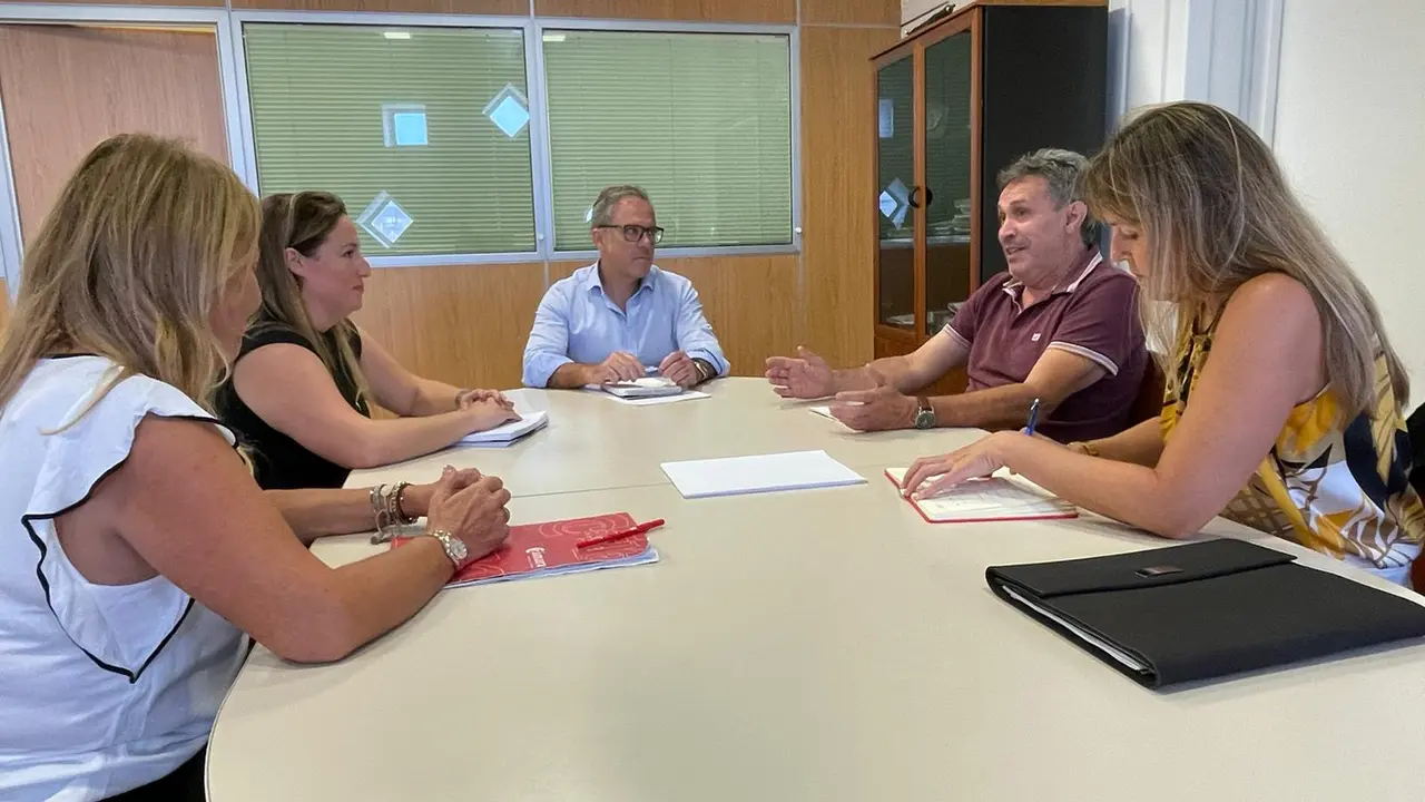 El Instituto Canario de Cualificaciones Profesionales y la Cámara de Comercio de Lanzarote colaboran para aumentar el número de acreditaciones.