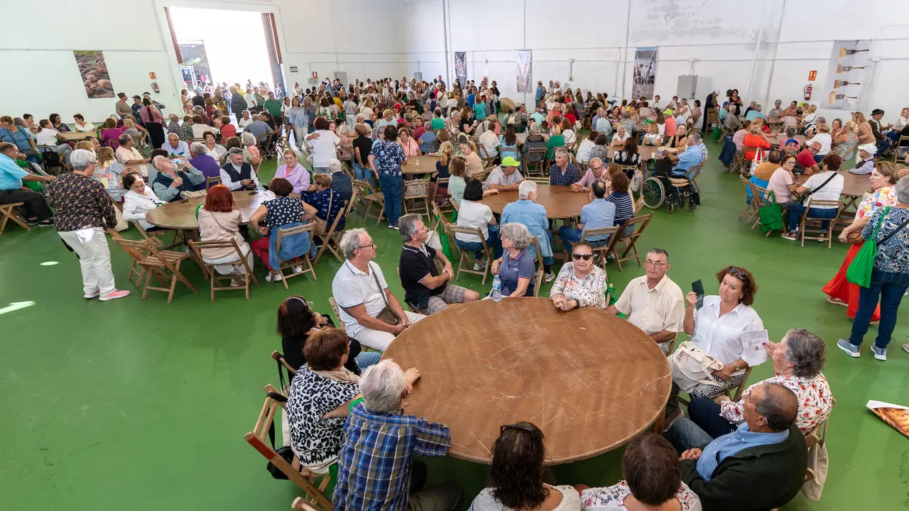 Visita de mayores a la III Feria Ganadería, Agricultura y Turismo.
