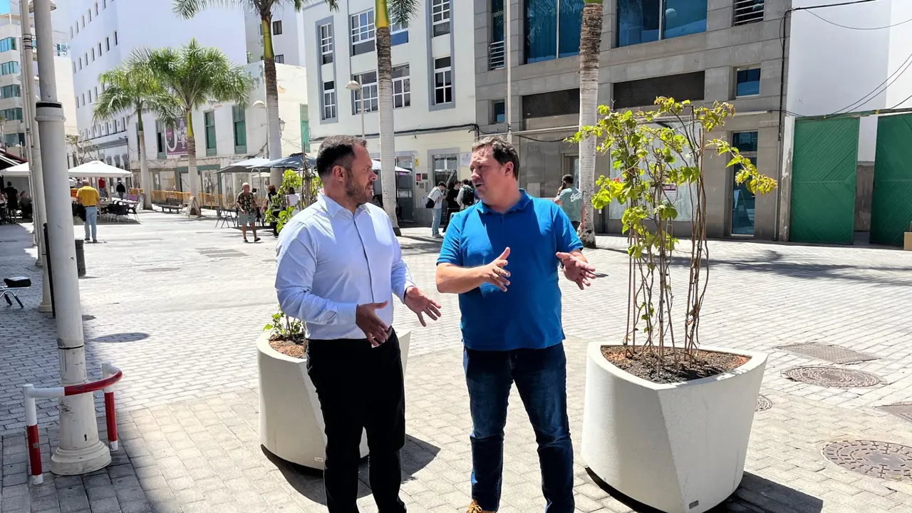 Yonathan de León y Óscar López en La Plazuela, que acogerá este sábado el cierre de la primera edición de Barrios de Parranda.