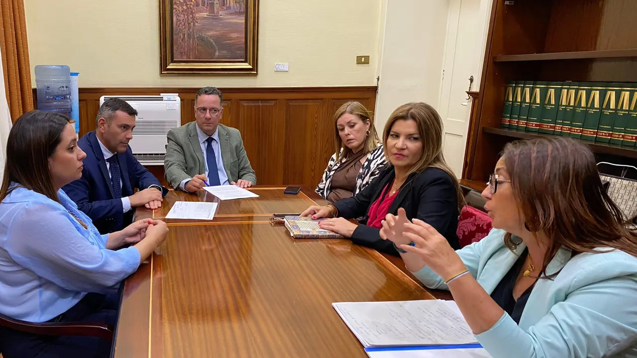 Reunión Educación en Parlamento (FP Lanzarote).