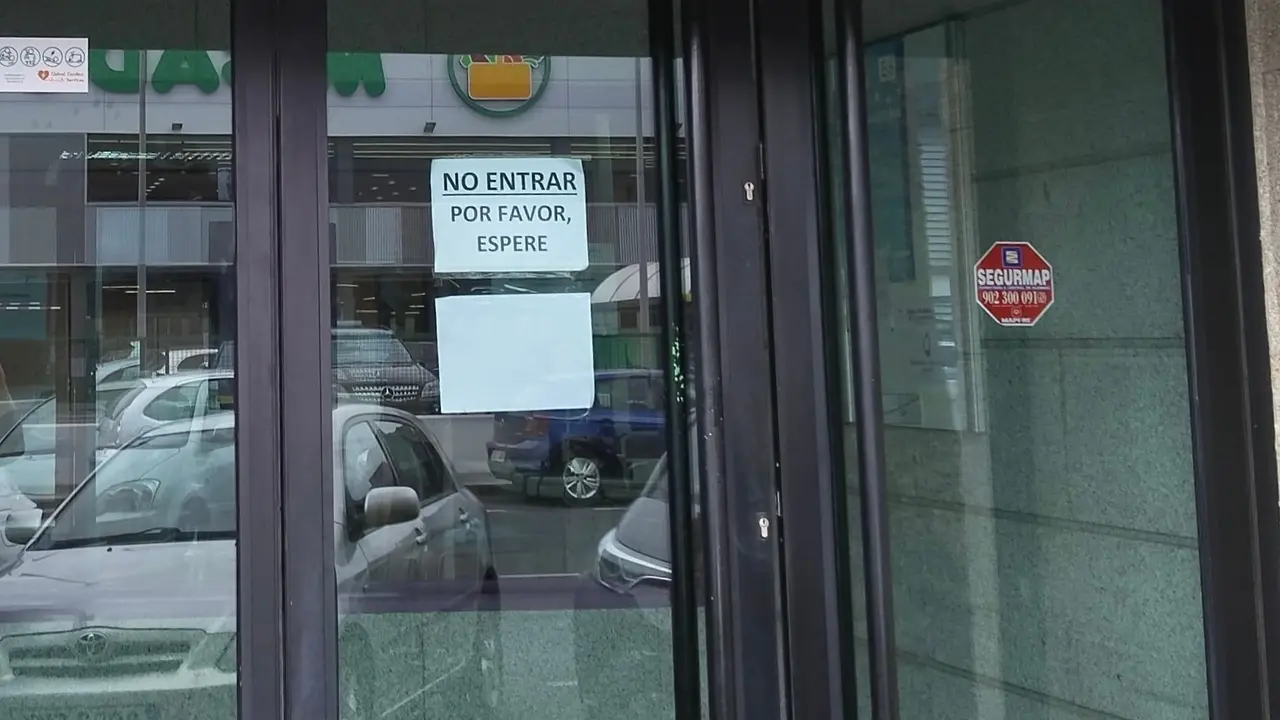 Puerta de la Seguridad Social. Imagen: PP Lanzarote.