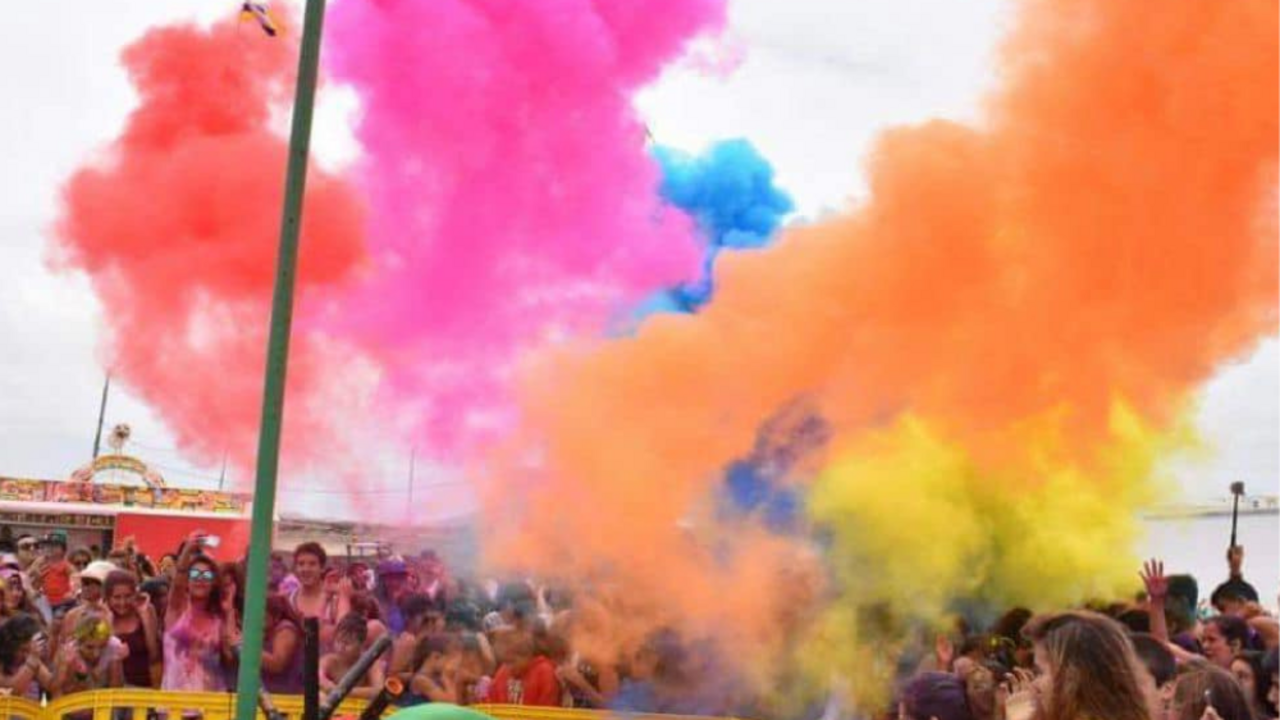 Fiesta de Los Colores en La Santa.