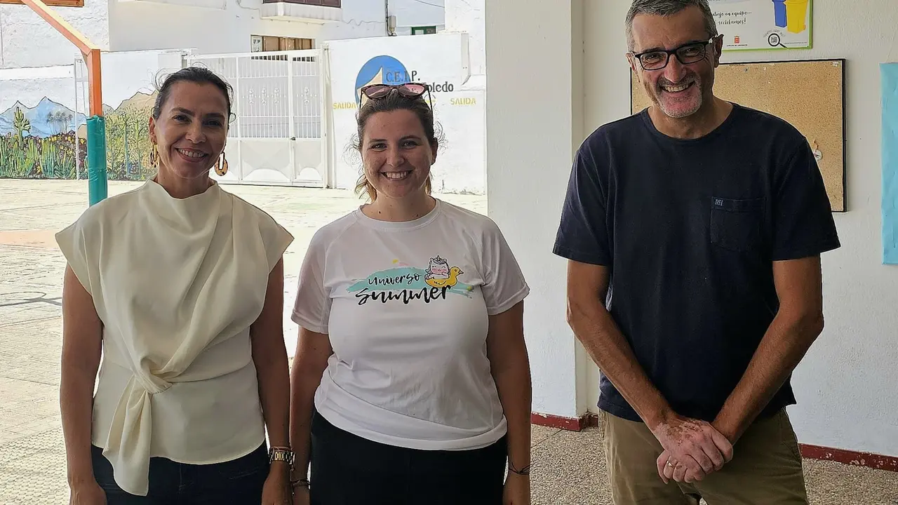 Maite Corujo y Marci Acuña en el CEIP Nieves Toledo.
