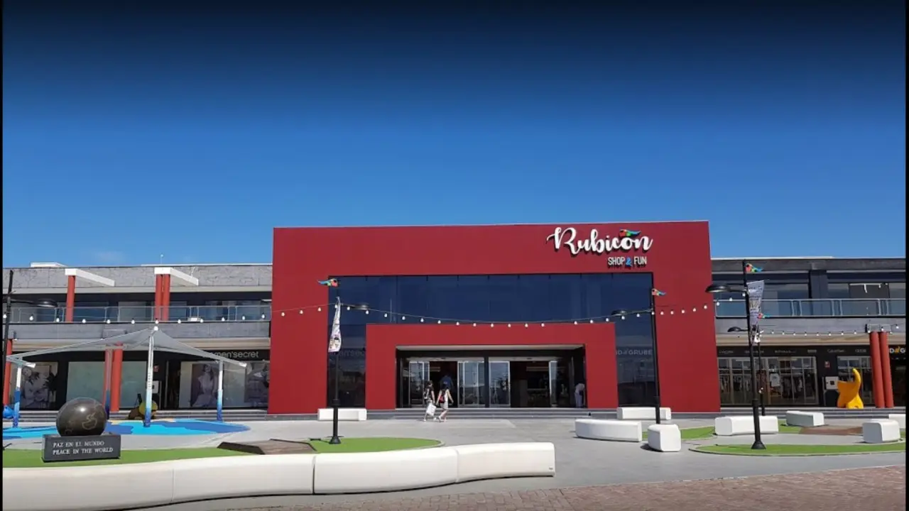 Centro Comercial El Rubicón.