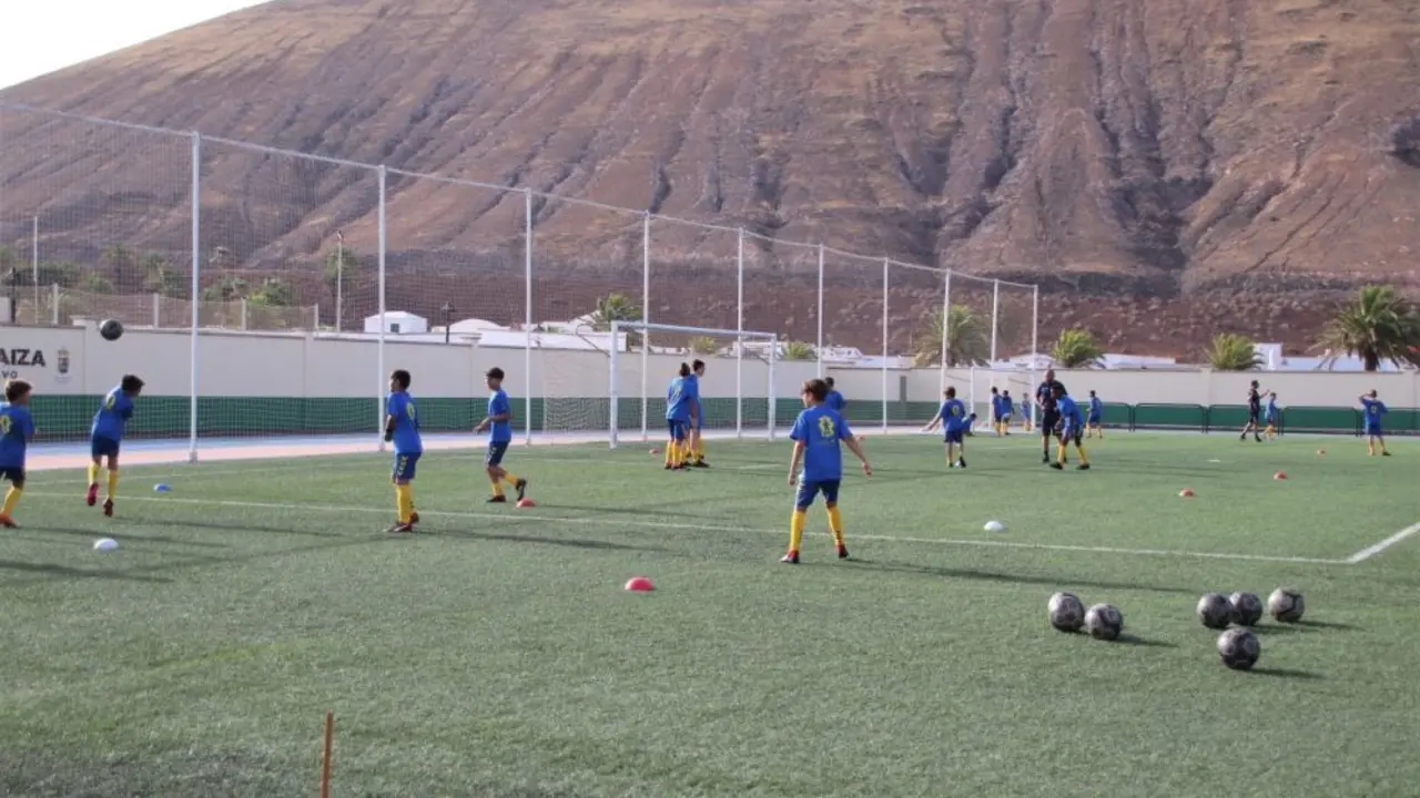 Campo de f&uacute;tbol de Yaiza