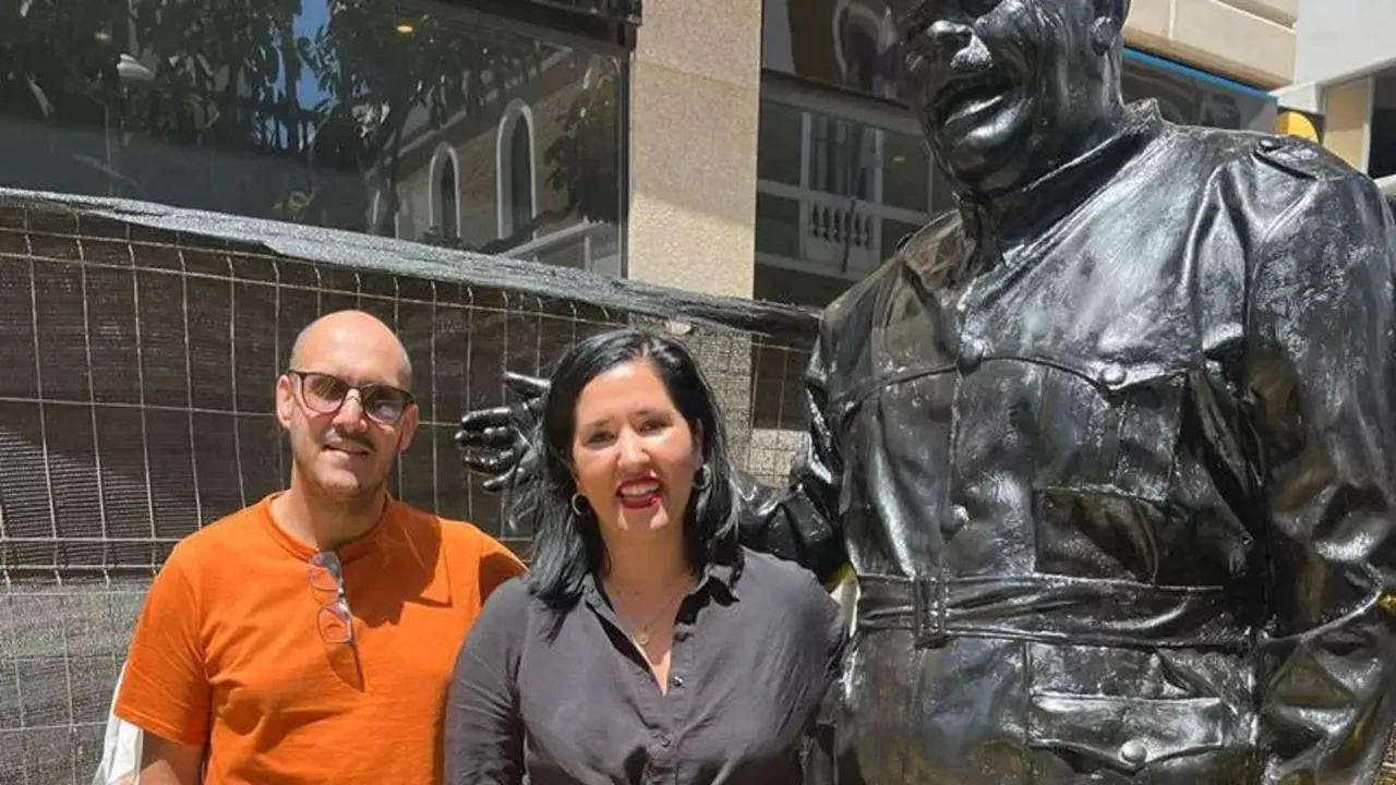 Estatua del 'Pollo de Arrecife'.