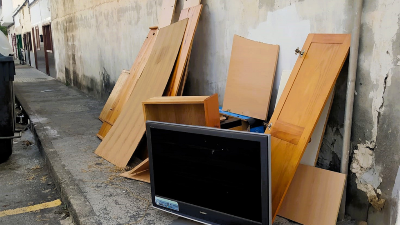 Enseres en Tinasoria.