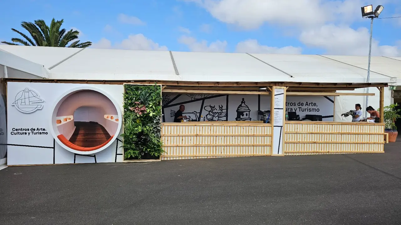 Stand en Los Dolores.