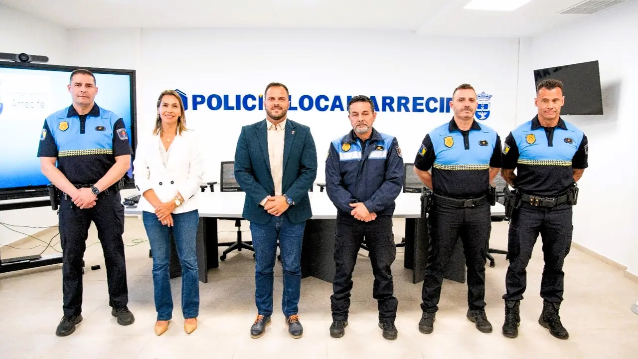 El alcalde Yonathan de León promueve estas jornadas para formar a los profesionales que puedan asistir a los menores en sus diferentes campos.