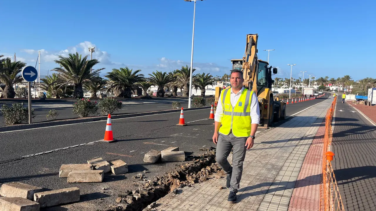 El vicepresidente en la obra de Playa Blanca.