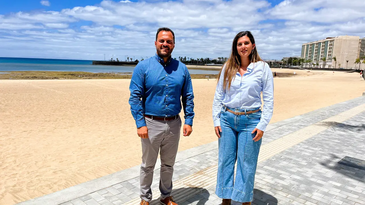 Yonathan de León y Davinia Déniz.