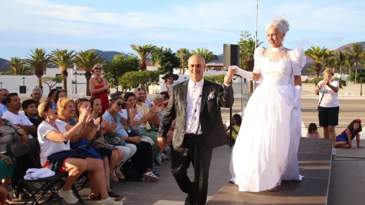 Un momento del desfile