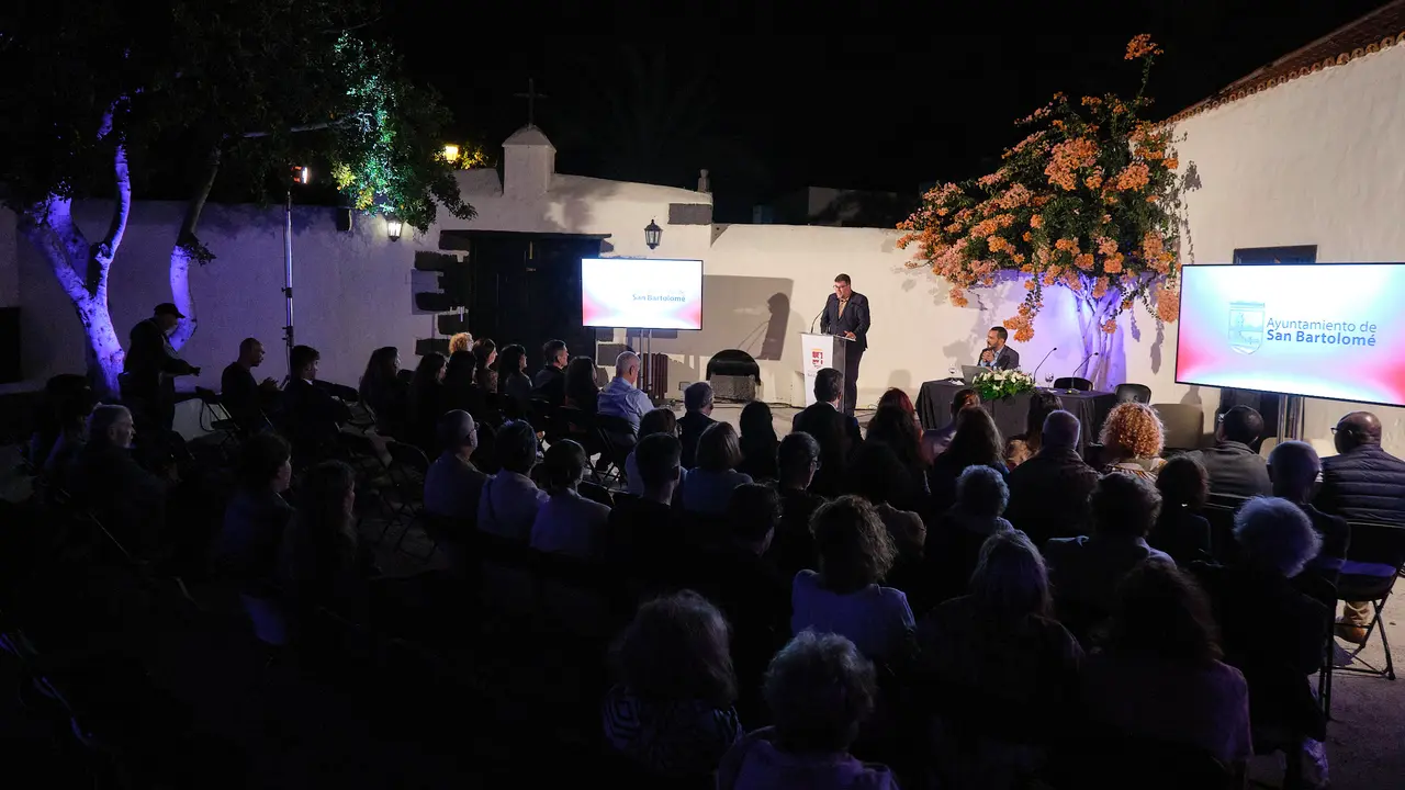 Bienvenida Jornadas 'Raíces y futuro'.