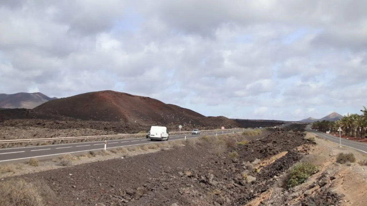 LZ-2 a su paso por Yaiza