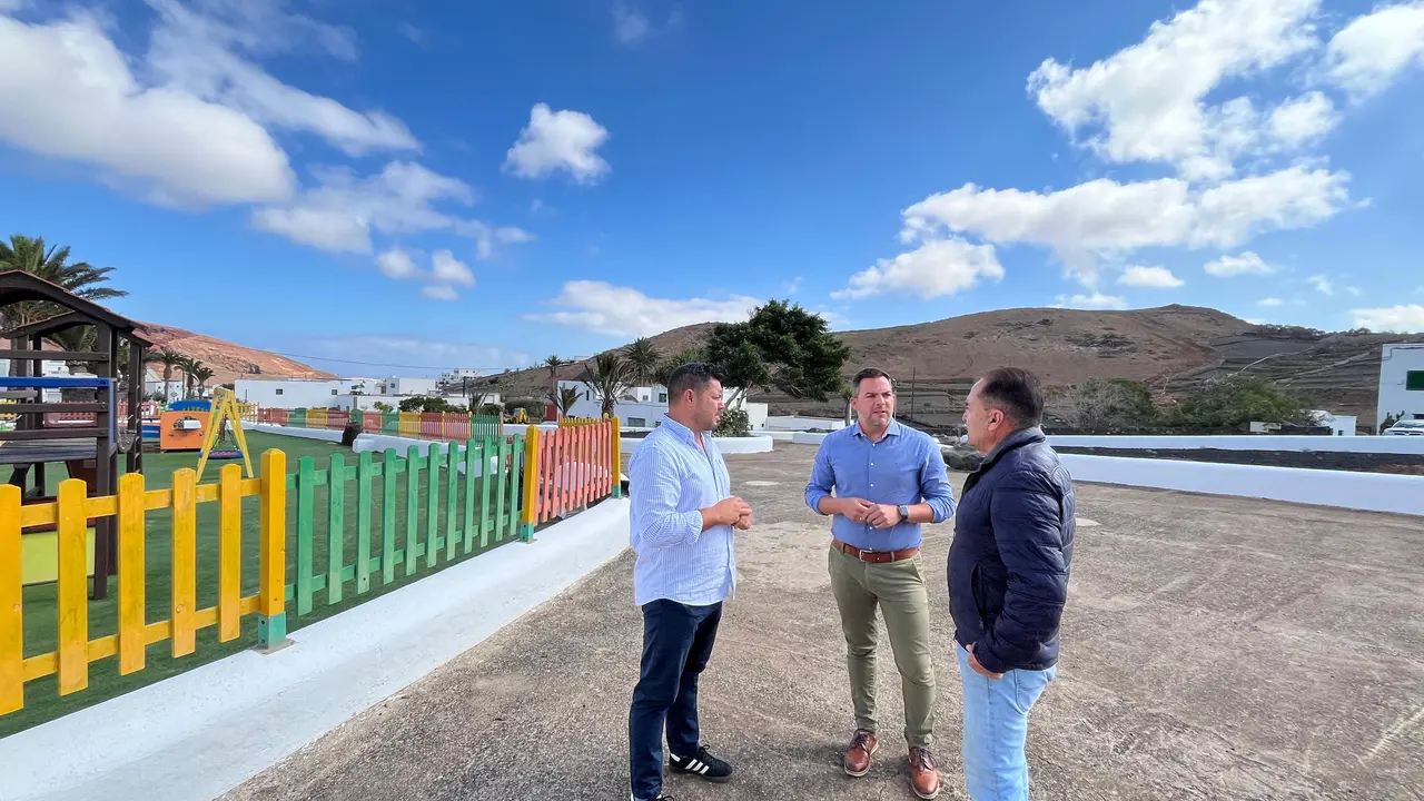 El vicepresidente junto al alcalde y el concejal de Obras.