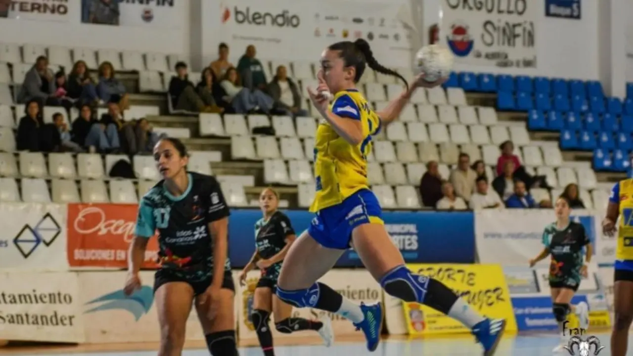 Una jugada del partido