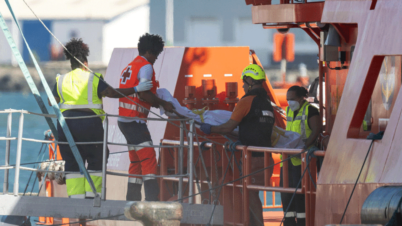 Traslado de las víctimas (Efe-Adriel Perdomo)