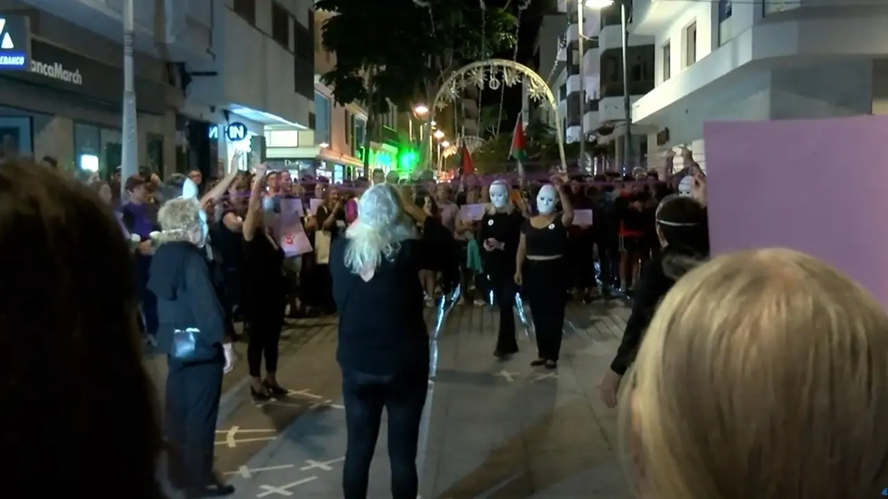 Manifestación por el 25N en Arrecife