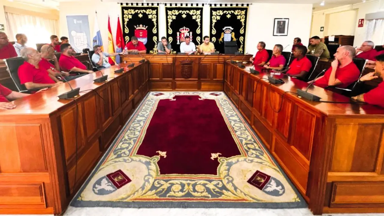 Reunión del alcalde con los taxistas