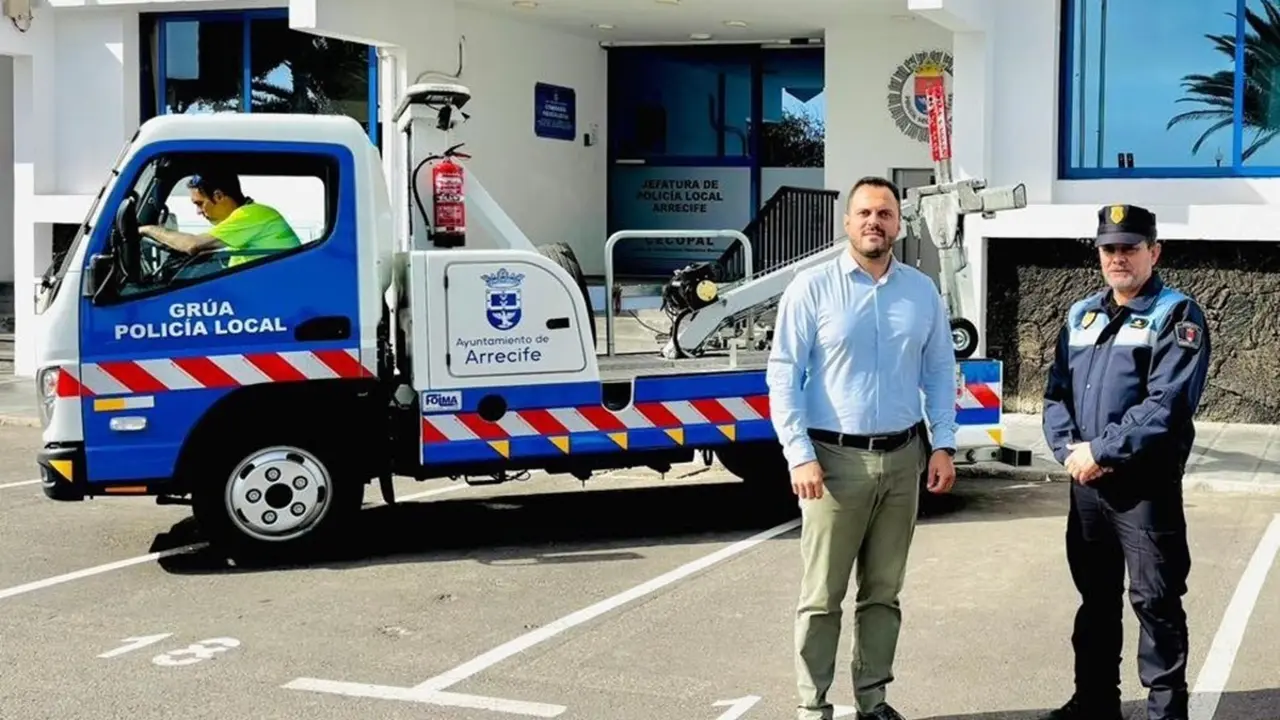 Arrecife estrena un servicio de grúas 24 horas, y un depósito para la retirada de vehículos