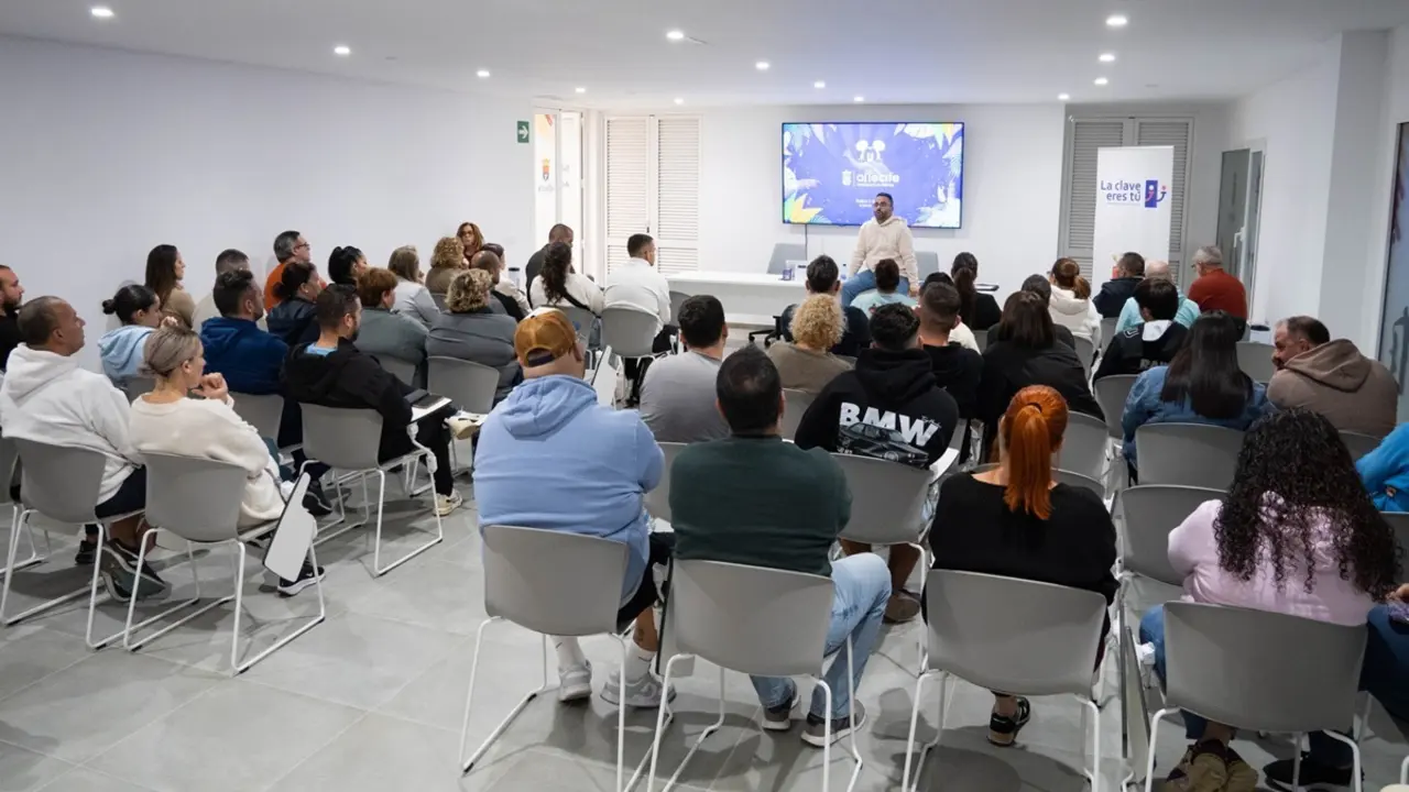 Reunión con los grupos del Carnaval (7)