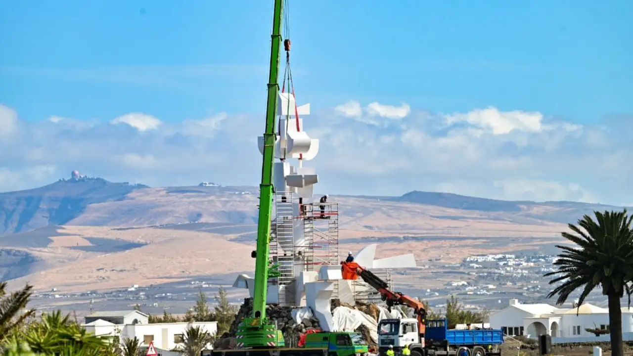 Instalación de la Escultura a la Fertilidad