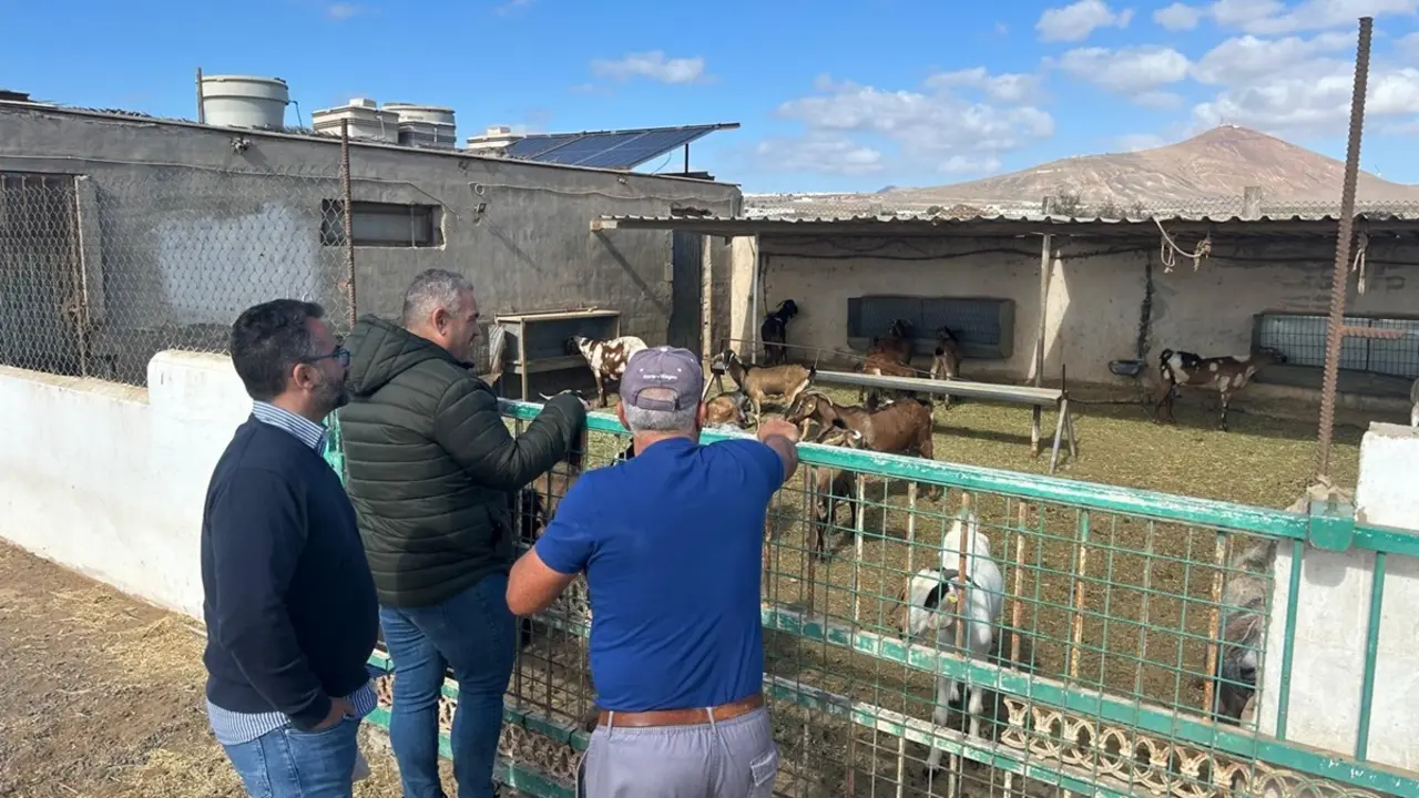 Echdey Eugenio y Jacobo Lemes en visita a instalaciones.