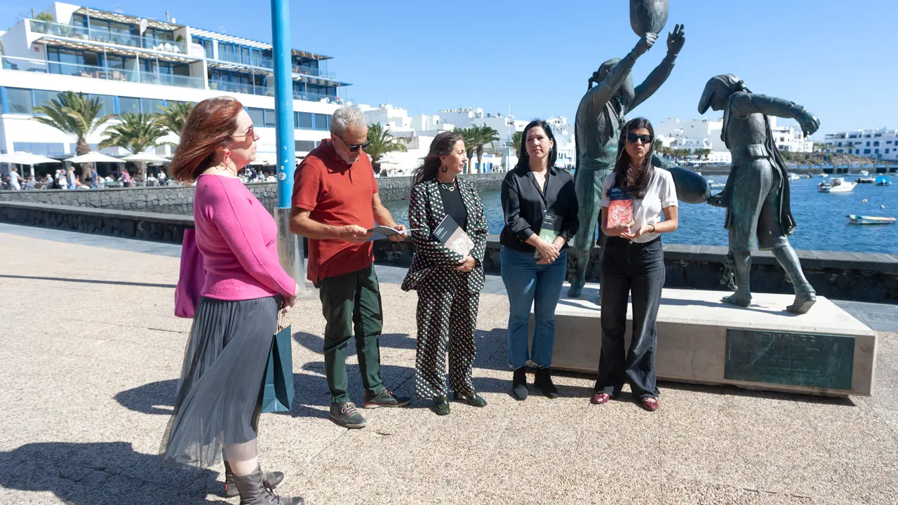 PRESENTACIÓN DE LIBRO LOS BUCHES (4)