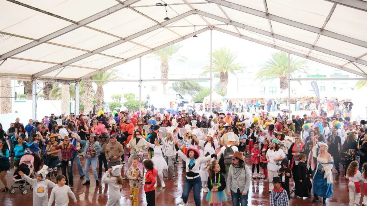 Carnaval de día en San Batolomé